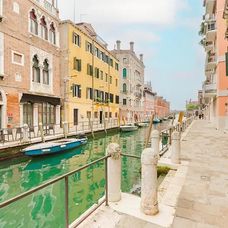 Apartment Terrace With Canal View - 5 Min From Accademia Bridge