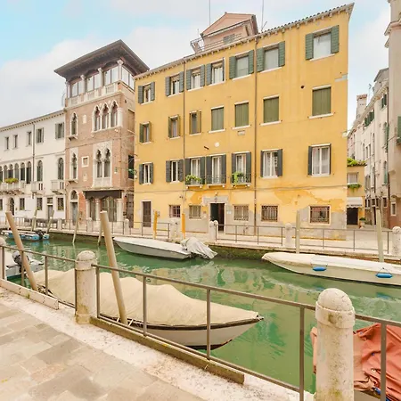 Apartment Terrace With Canal View - 5 Min From Accademia Bridge Venedig